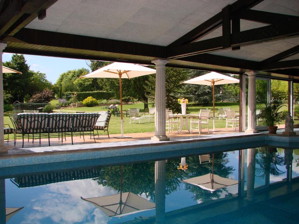 Relais Du Bois Saint Georges - Hotel De Charme Сент Экстерьер фото